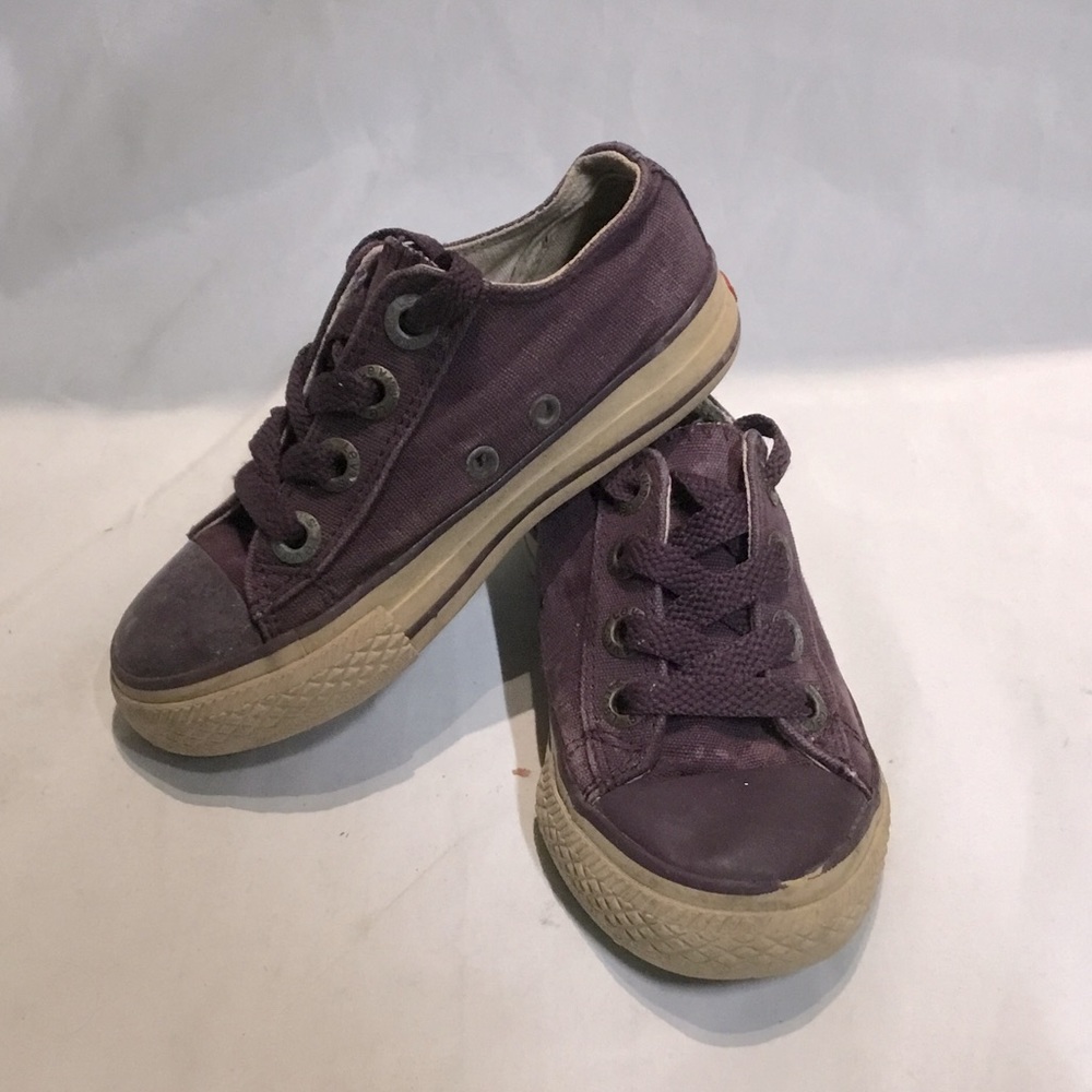 Levi’s Canvas Sneakers